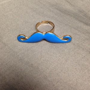 Mustach ring