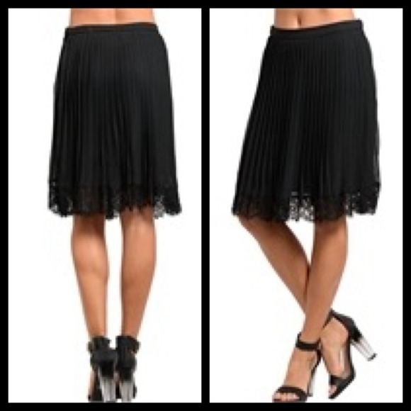 SALE. ππHPππ Black Accordion Skirt - Picture 2 of 3