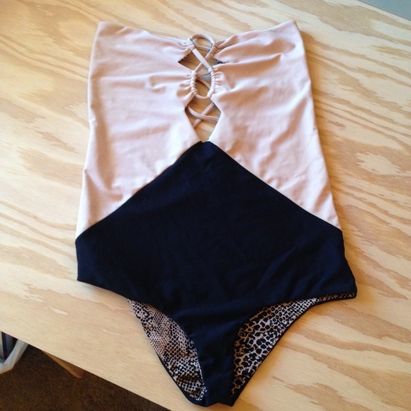 Acacia Swimwear Bronx - Medium - Picture 1 of 3
