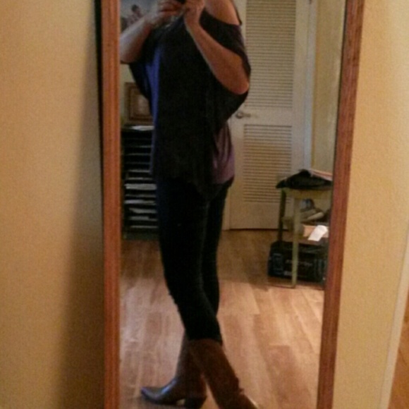 GUESS💖Cold shoulder top Purple TYE DYE EFFECT - Picture 2 of 3