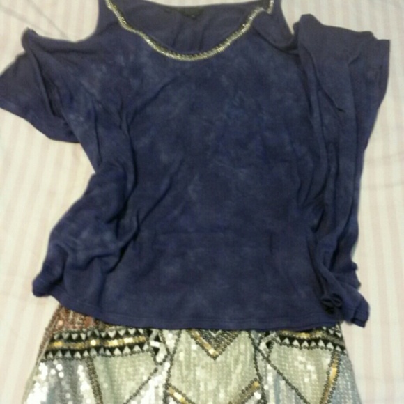 GUESS💖Cold shoulder top Purple TYE DYE EFFECT - Picture 3 of 3