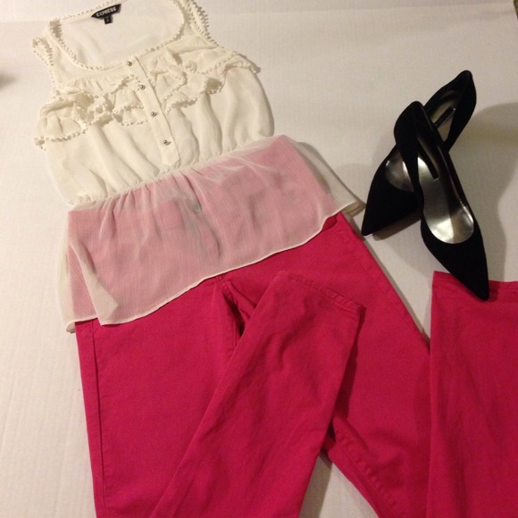 💕BUNDLED💕American Eagle jegging stretch size 4 regular, Express peplum top XS