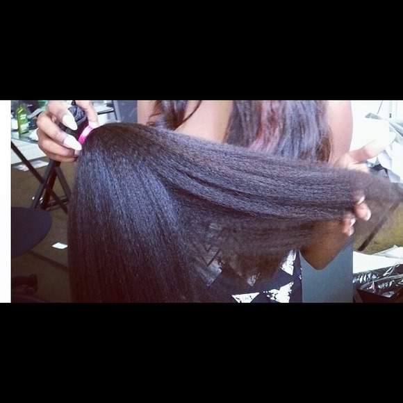 KRS CLIP IN 14"7PC SET is 140gor4.9 ounces of hair - Picture 3 of 4