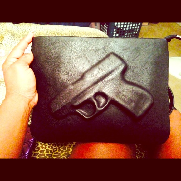 Gun Clutch 🔫🔫