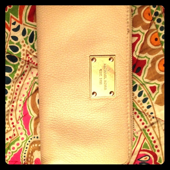 AUTHENTIC MICHAEL KORS TAN LEATHER WALLET