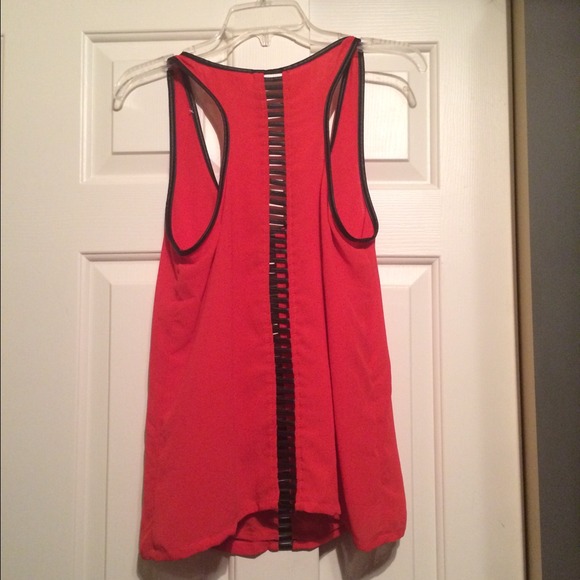 Daytrip tank top with faux leather trim - Picture 3 of 4