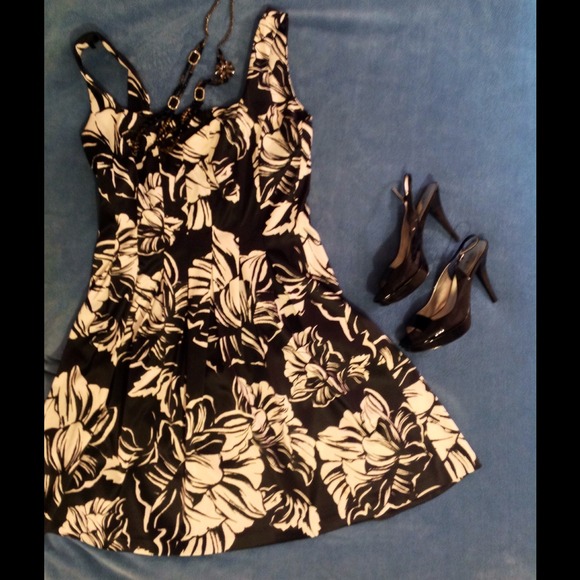 White House Black Market dress REDUCED PRICE!!!