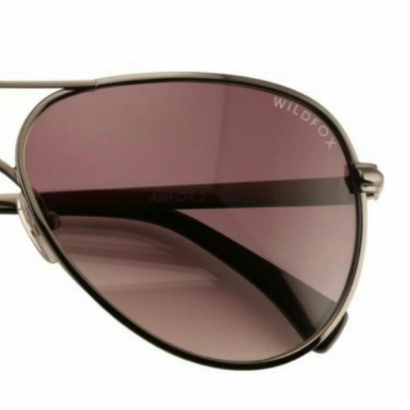 Bundled Wildfox Airfox 2 Sunglasses in Gunmetal - Picture 4 of 4