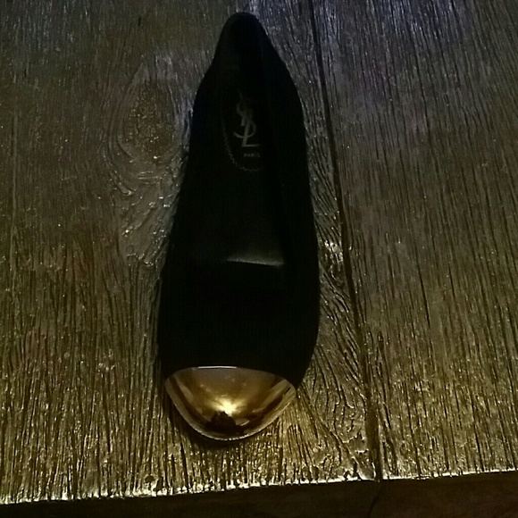 Black and gold flats