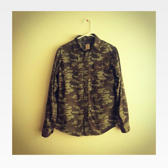 SOLD-Camo shirt