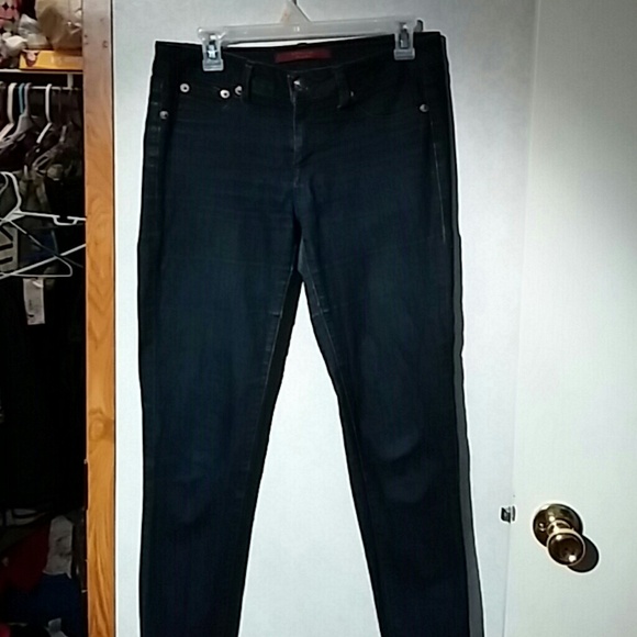 DarkSkinny Blue Jeans