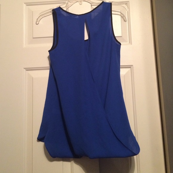 Express blue open back top - Picture 3 of 4