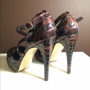 Bakers Peep toe pumps