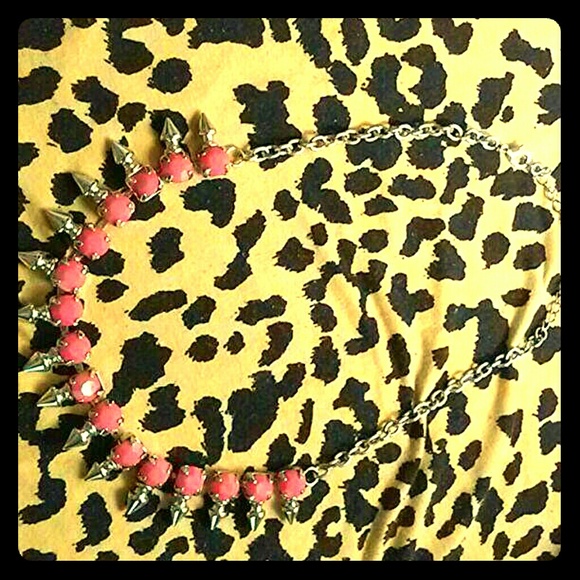 Jewelry - PINK spiked necklace