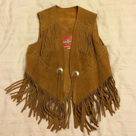 Vintage tan suede fringe vest.  ❌SOLD❌ - Picture 2 of 4
