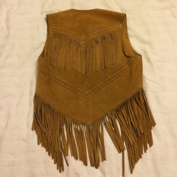 Vintage tan suede fringe vest.  ❌SOLD❌ - Picture 3 of 4