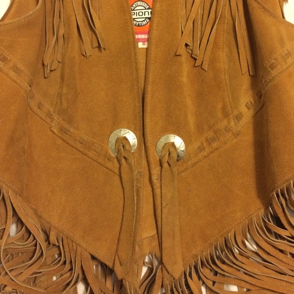 Vintage tan suede fringe vest.  ❌SOLD❌ - Picture 4 of 4