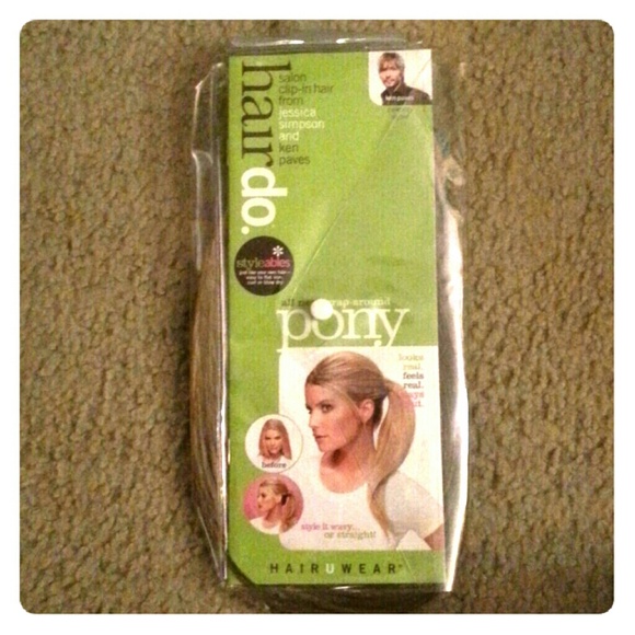 Jessica Simpson Hair do. Clip in ponytail