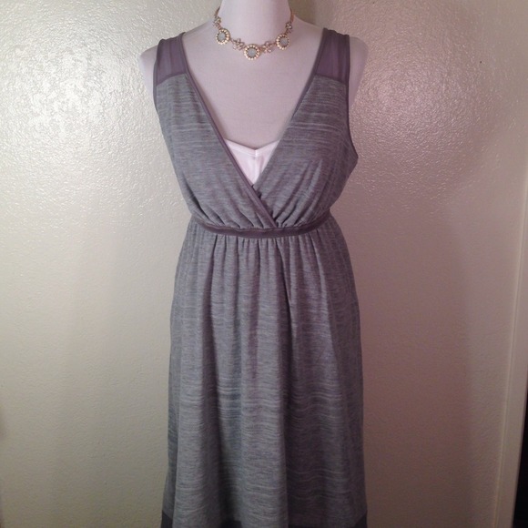 BUNDLED lojohill Vera Wang Grey Midi Dress