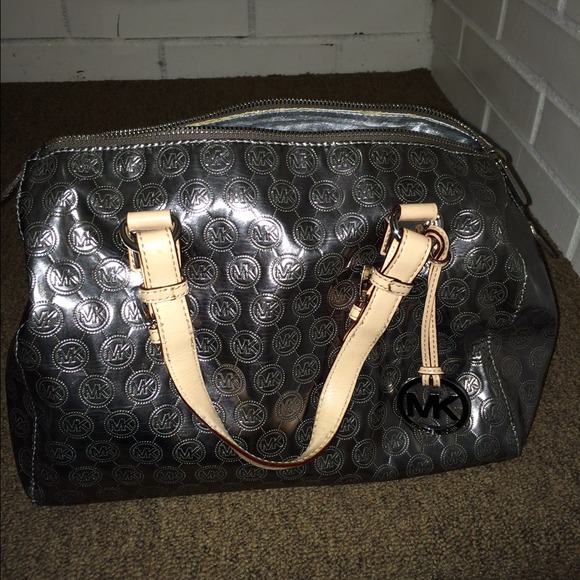 Michael Kors gray purse