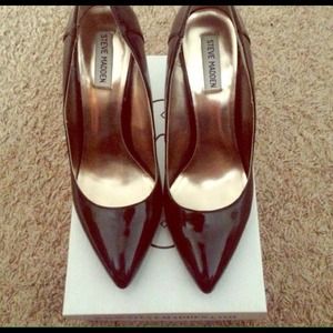 Black patent Steve Madden pumps