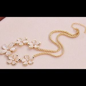 Opal flower short necklace