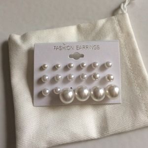 Lot of Pearl Earrings