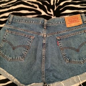 Boyfriend Levi ripped cutoff