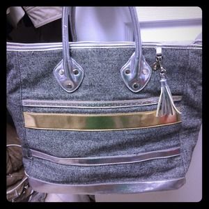 Large tote