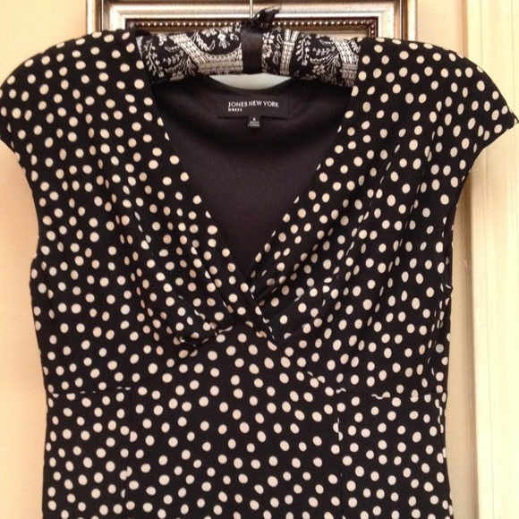 Jones New York Dresses & Skirts - REDUCED! Jones New York dress