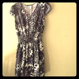 Black and gray leopard print