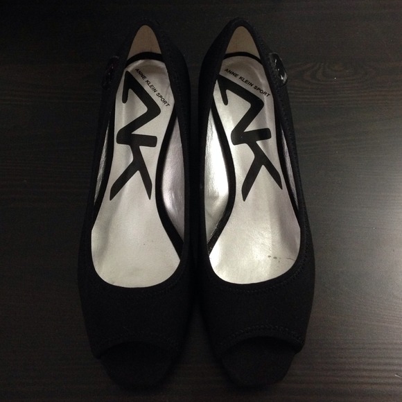 Black Anne Klein sport wedges ➰