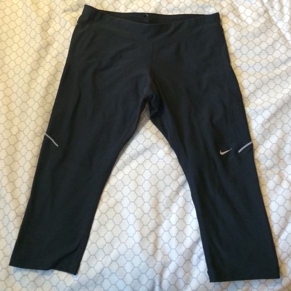 Black nike drifit crops