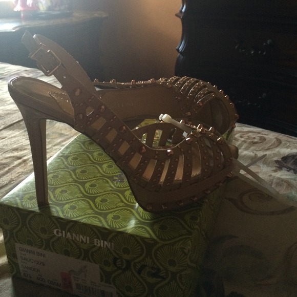 High heels new beige