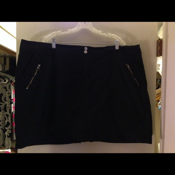 Skort bundle 4 vampy girl 😀 black, denim, khaki