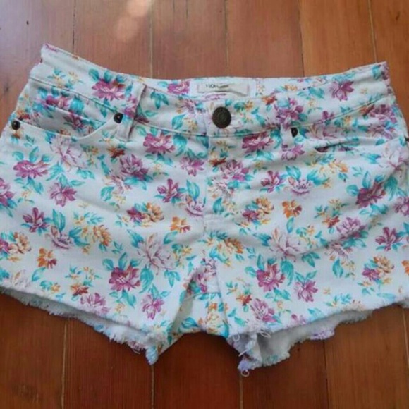 Forever21 Floral shorts