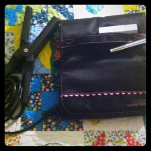 RSV:Bundl toadlyme.Soft traincase, iron, concealer