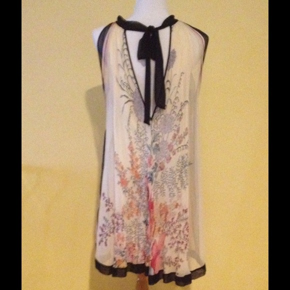 Foley gorgeous flowy dress - Picture 2 of 3