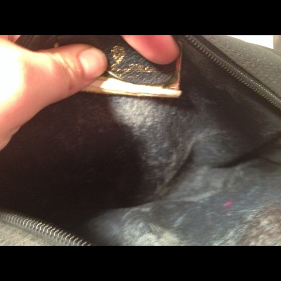 FINAL MARKDOWN Vintage Gucci cross body - Picture 4 of 4