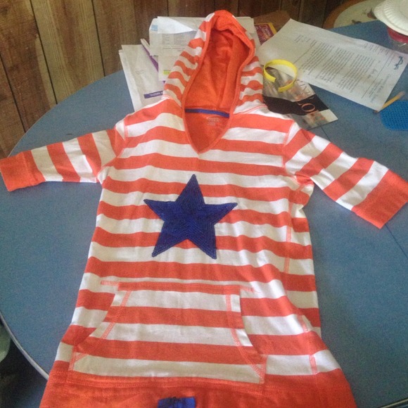 So cute shirt! Star great for fall colors