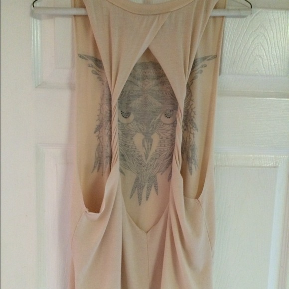 🚫Sold🚫Medium owl top with cut out back - Picture 2 of 3