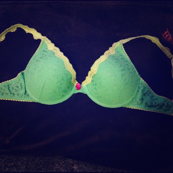 Neon Green  Bra 💚🌺