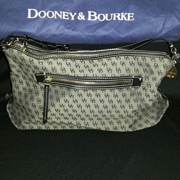 Dooney & Bourke Signature shoulder purse