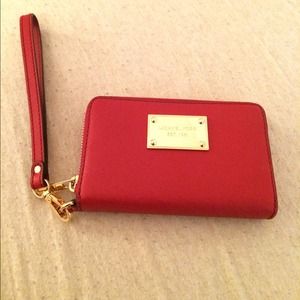 Michael Kors iPhone/wallet wristlet