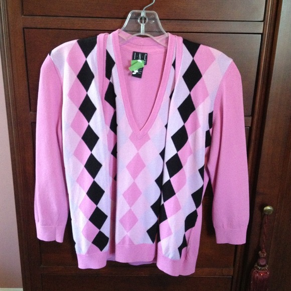 ❌Sold❌Inc cardigan/tank set
