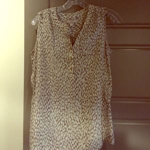 Flowy banana republic top