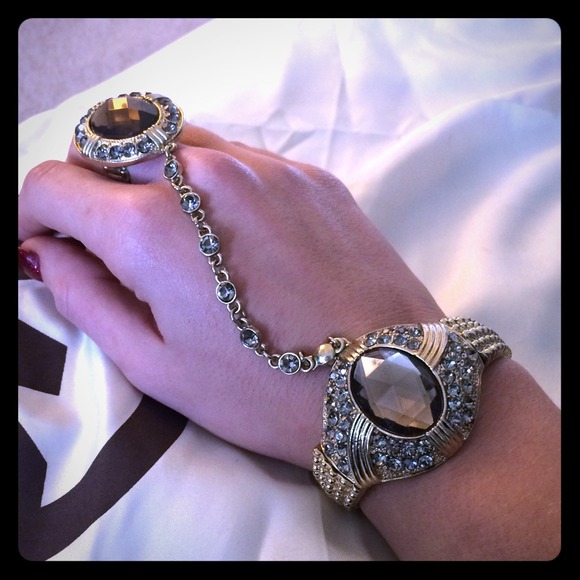 Unique bracelet chain ring set