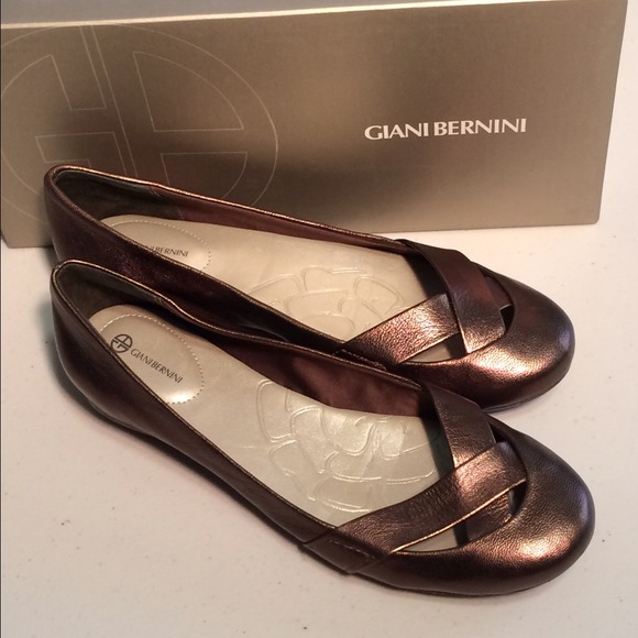 Bronze flats with Holiday Style - Picture 1 of 4