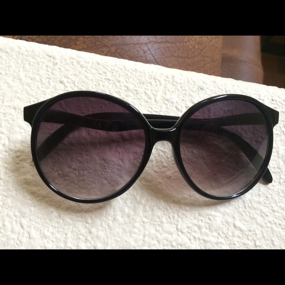 Sunglasses - Picture 2 of 3