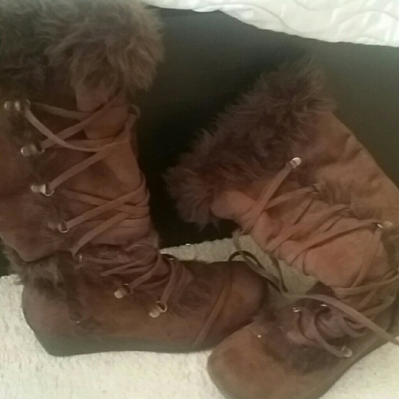 Boots with fur